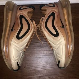 Air Max 720 Gold